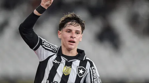 RJ – RIO DE JANEIRO – 17/09/2025 – BRASILEIRO A 2025, BOTAFOGO X MIRASSOL – Montoro jogador do Botafogo comemora seu gol durante partida contra o Mirassol no estadio Engenhao pelo campeonato Brasileiro A 2025. Foto: Thiago Ribeiro/AGIF