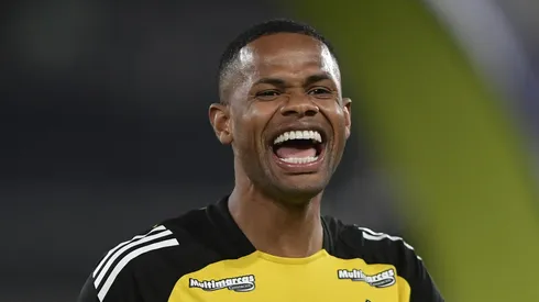 Hoje no Atlético-MG, Júnior Santos agradece carinho da torcida do Botafogo