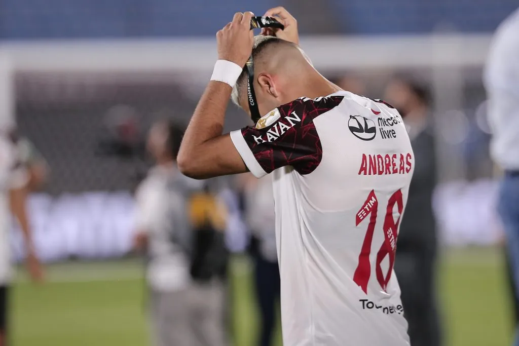 SP – 27/11/2021 – LIBERTADORES 2021 FINAL, PALMEIRAS X FLAMENGO – Andreas jogador do Flamengo lamenta derrota ao final da partida contra o Palmeiras no estadio Centenario pelo campeonato Copa Libertadores 2021. Foto: Ettore Chiereguini/AGIF