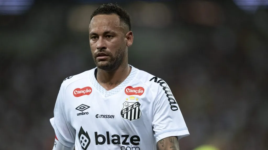 Neymar em campo pelo Santos. Foto: Jorge Rodrigues/AGIF
