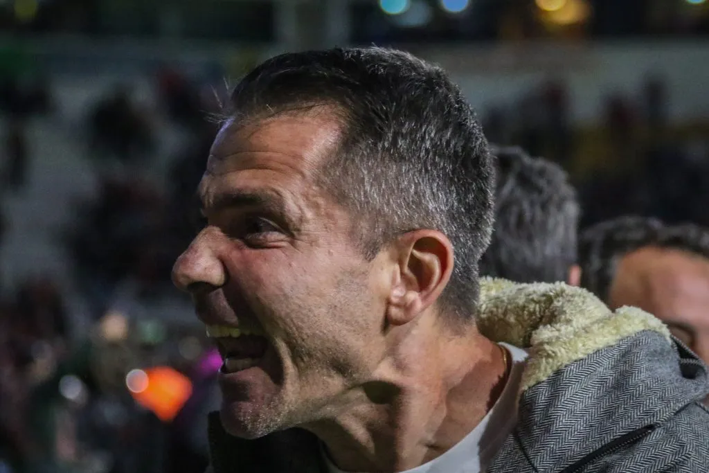 SC – CRICIUMA – 26/06/2024 – BRASILEIRO A 2024, INTERNACIONAL X ATLETICO-MG – Victor Bagy dirigente do Atletico-MG comemora a vitoria durante na partida contra o Internacional no estadio Heriberto Hulse pelo campeonato Brasileiro A 2024. Foto: Leonardo Hubbe/AGIF