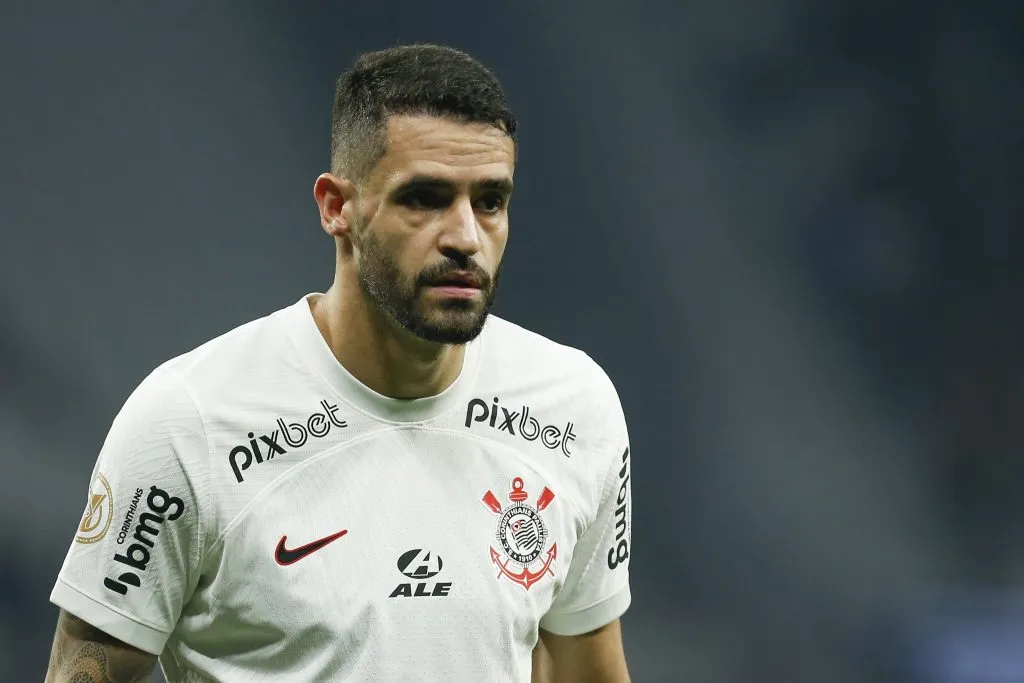 Renato Augusto durante partida entre Corinthians x Athletico-PR no Campeonato Brasileiro de 2023. (Photo by Ricardo Moreira/Getty Images)
