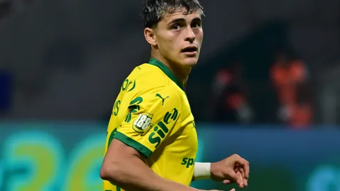 Ramón Sosa durante confronto contra o Fortaleza no Campeonato Brasileiro de 2025.