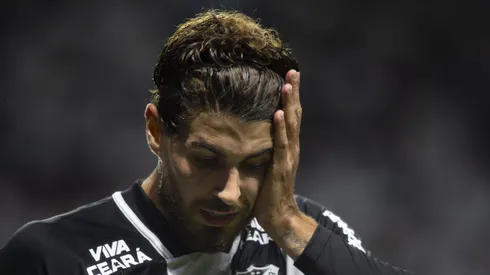 Pedro Raul jogador do Ceara lamenta durante partida contra o Santos no estadio Arena Allianz Parque pelo campeonato Brasileiro A 2025. Foto: Anderson Romao/AGIF