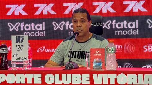 Técnico do Vitoria durante coletiva de imprensa no estadio Barradao pelo campeonato Brasileiro A 2025. Foto: Marcio Jose/AGIF