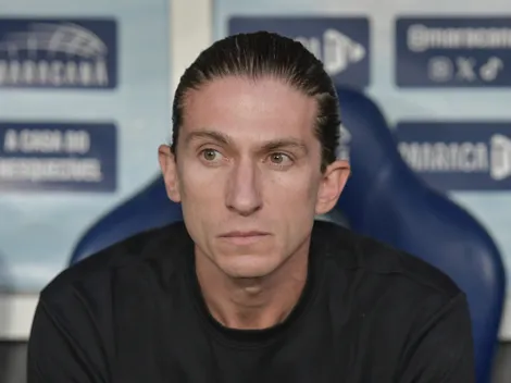 Filipe Luís é alvo de críticas após empate do Flamengo no clássico