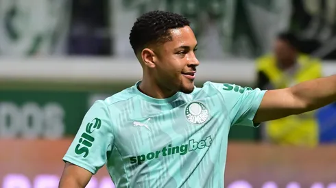 Vitor Roque foi citado por Abel no Palmeiras.