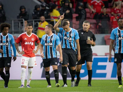 Carlos Vinicius, atacante do Grêmio, quebra jejum de 18 meses sem gol