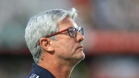 Odair Hellmann tecnico do Santos durante partida contra o Palmeiras no estadio Morumbi pelo campeonato Paulista 2023.
