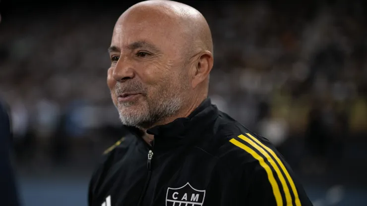 RJ - RIO DE JANEIRO - 20/09/2025 - BRASILEIRO A 2025, BOTAFOGO X ATLETICO-MG - Jorge Sampaoli tecnico do Atletico-MG durante partida contra o Botafogo no estadio Engenhao pelo campeonato Brasileiro A 2025. Foto: Jorge Rodrigues/AGIF