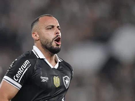 Arthur Cabral e Alex Telles voltam a treinar no Botafogo e podem reforçar a equipe