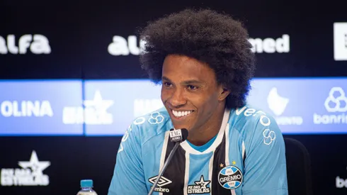 Willian fala aos jornalista durante sua apresentacao oficial como jogador do Gremio em coletiva de imprensa realizada no Arena do Gremio.