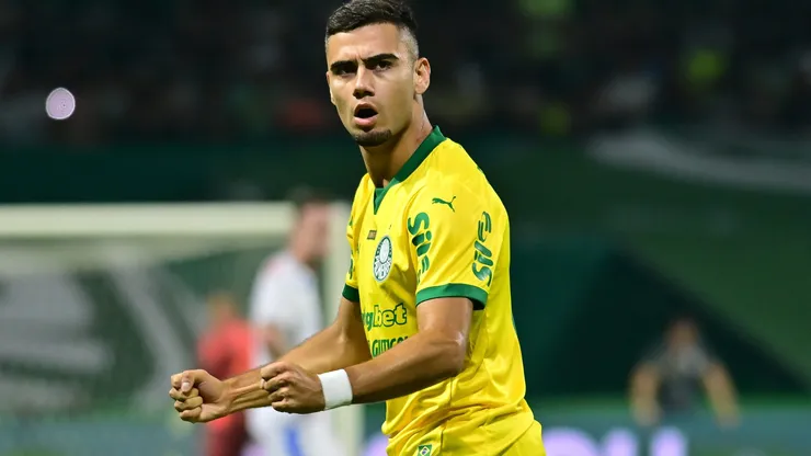 Andreas Pereira jogador do Palmeiras comemora seu gol durante partida contra o Fortaleza no estadio Arena Allianz Parque pelo campeonato Brasileiro A 2025.