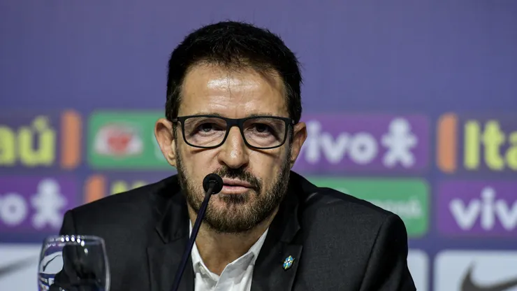 RJ - Rio de Janeiro - 03/03/2023 - CONVOCACAO SELECAO BRASILEIRA - Ramon Menezes tecnico interino da Selecao Brasileira anuncia a lista dos convocados para disputar o amistoso contra o Marrocos a ser realizado no dia 25 de marco na cidade de Tanger, nesta sexta-feira (03), no auditorio do hotel Windsor, na Barra da Tijuca, na zona oeste do Rio de Janeiro. Foto: Thiago Ribeiro/AGIF