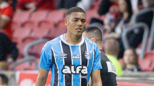 Carlos Vinicius não teve lesão no Grêmio.