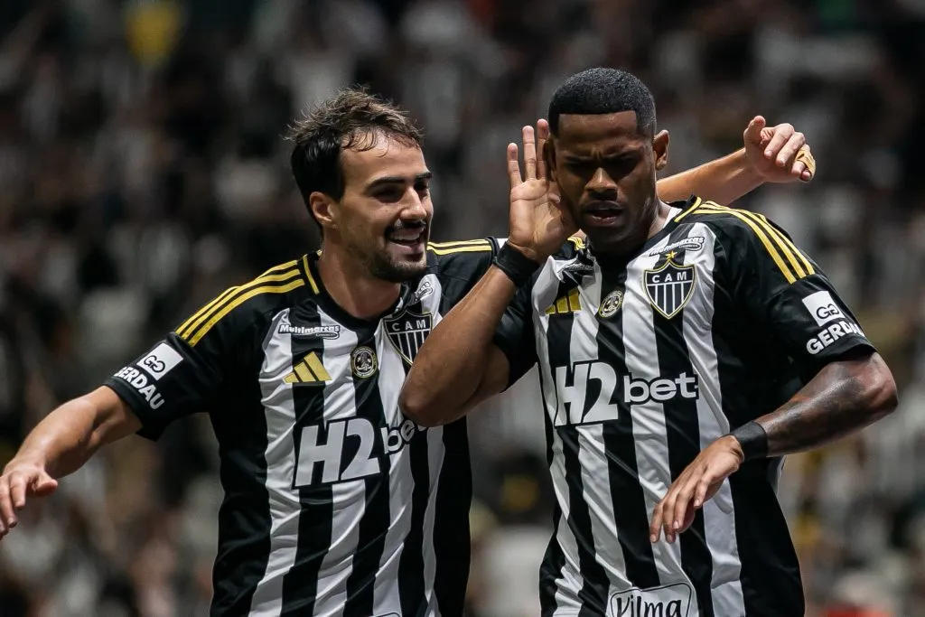 MG – BELO HORIZONTE – 11/05/2025 – BRASILEIRO A 2025, ATLETICO-MG X FLUMINENSE -Junios Santos jogador do Atletico-MG comemora seu gol durante partida contra o Fluminense no estadio Arena MRV pelo campeonato Brasileiro A 2025. Foto: Fernando Moreno/AGIF