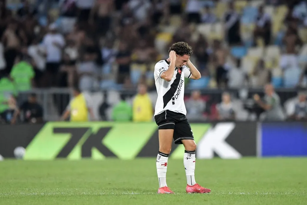 RJ – RIO DE JANEIRO – 21/09/2025 – BRASILEIRO A 2025, FLAMENGO X VASCO – Nuno Moreira jogador do Vasco durante partida contra o Flamengo no estadio Maracana pelo campeonato Brasileiro A 2025. Foto: Thiago Ribeiro/AGIF