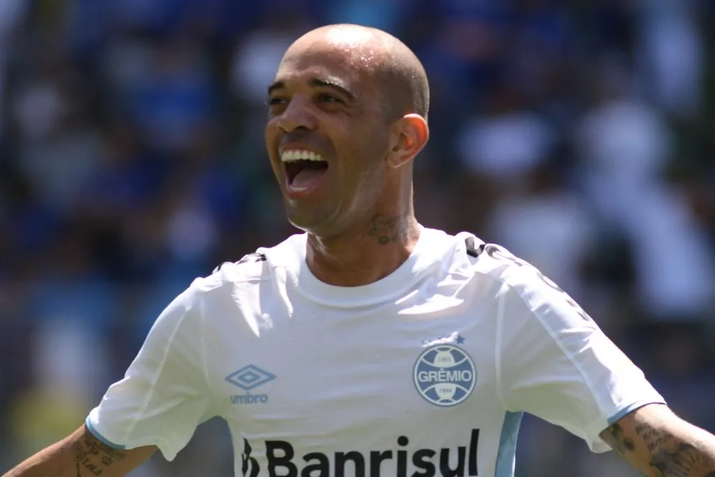 MG – Belo Horizonte – 08/09/2019 – Brasileiro A 2019 Cruzeiro x Gremio – jogador Diego Tardelli do Gremio comemora seu gol durante partida contra o Cruzeiro no estadio Independencia pelo campeonato Brasileiro A 2019. Foto: Fernando Moreno/AGIF