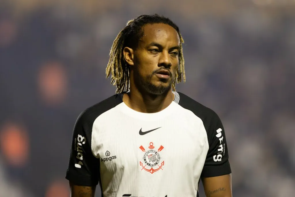 SP – NOVO HORIZONTE – 30/04/2025 – COPA DO BRASIL 2025, NOVORIZONTINO X CORINTHIANS – CARILLO jogador do Corinthians lamenta durante partida contra o Novorizontino no estadio Jorge Ismael de Biasi pelo campeonato Copa Do Brasil 2025. Foto: Joisel Amaral/AGIF