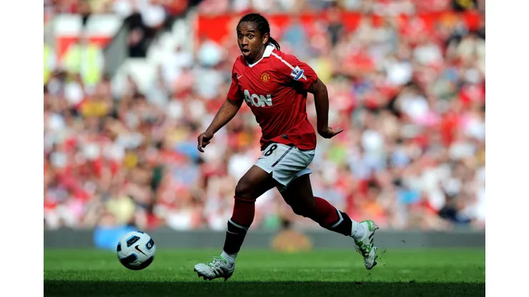 MANCHESTER, ENGLAND - APRIL 09: Anderson of Manchester United in action during the Barclays Premier League match between Manchester United and Fulham at Old Trafford on April 9, 2011 in Manchester, England. (Photo by Michael Regan/Getty Images)