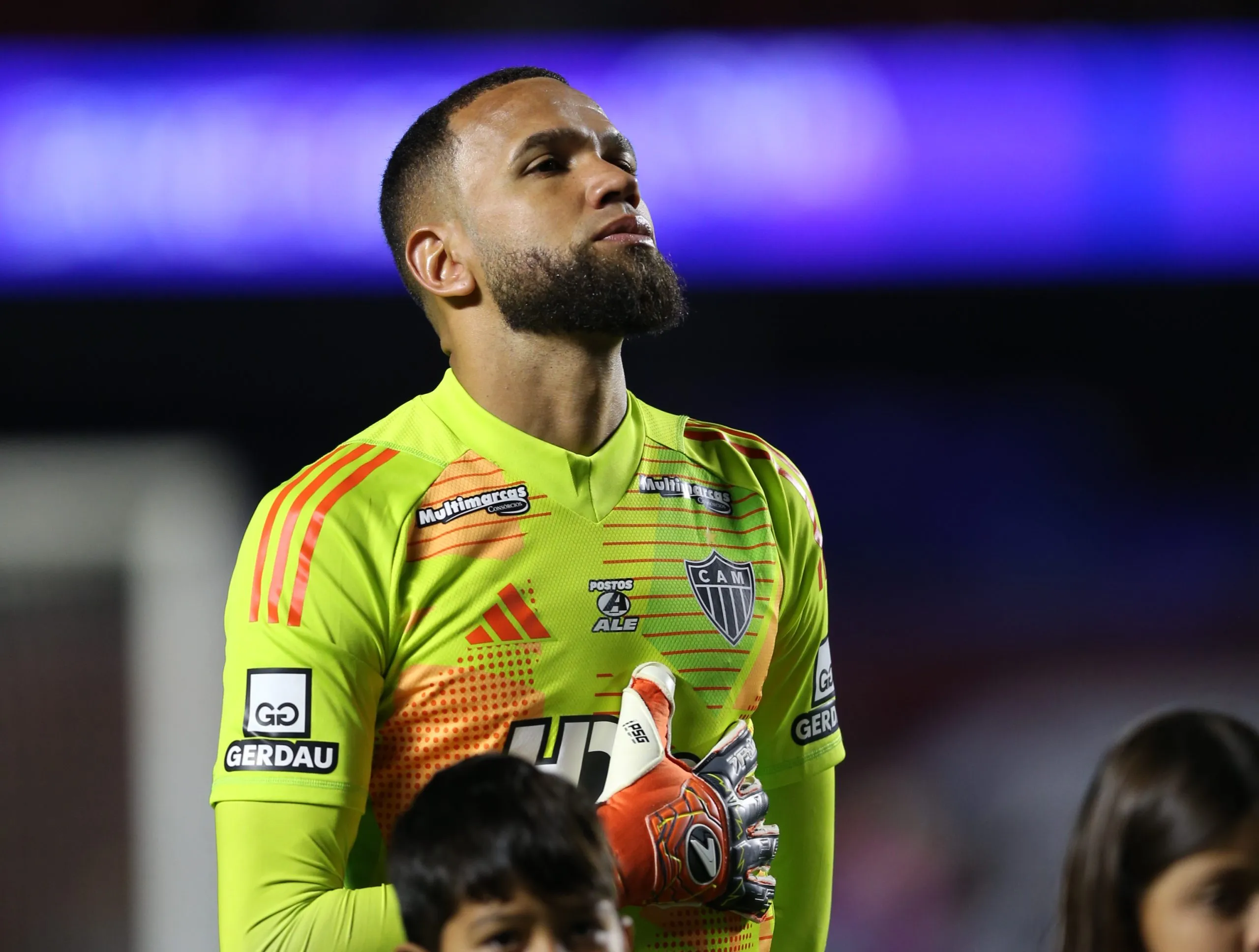 Everson durante partida contra o São Paulo no Campeonato Brasileiro de 2025. Foto: Marlon Costa/AGIF