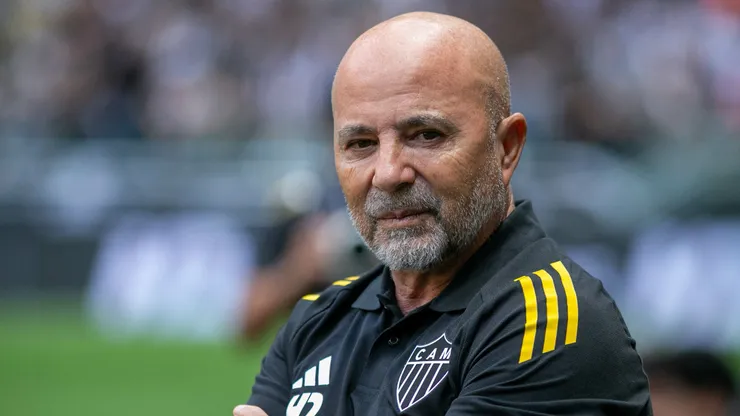 MG - BELO HORIZONTE - 14/09/2025 - BRASILEIRO A 2025, ATLETICO-MG X SANTOS - Sampaoli tecnico do Santos durante partida contra o Atletico-MG no estadio Arena MRV pelo campeonato Brasileiro A 2025. Foto: Fernando Moreno/AGIF