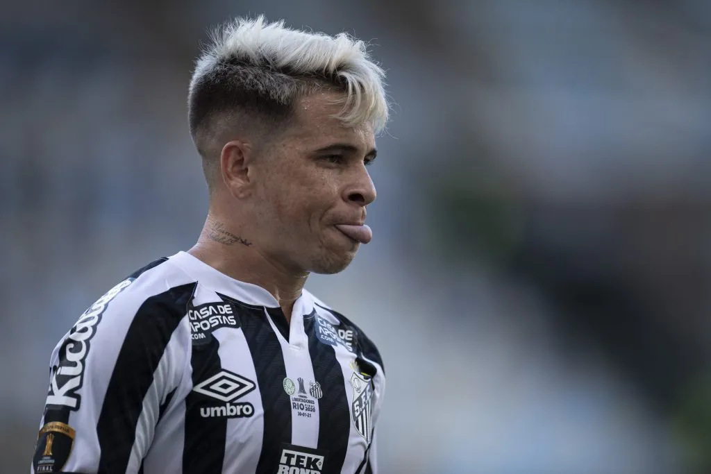 RJ – Rio de Janeiro – 30/01/2021 – LIBERTADORES 2020, PALMEIRAS X SANTOS – Soteldo jogador do Santos durante partida contra o Palmeiras no estadio Maracana pelo campeonato Libertadores 2020. Foto: Jorge Rodrigues/AGIF