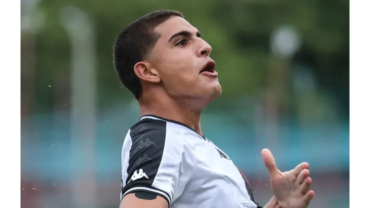 Diego Minete pode virar o 2º mais jovem a estrear pelo Vasco; Diniz relaciona joia
