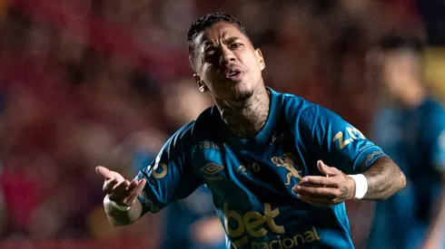 Matheusinho jogador do Sport durante partida contra o Corinthians no estadio Ilha do Retiro pelo campeonato Brasileiro A 2025. Foto: Rafael Vieira/AGIF