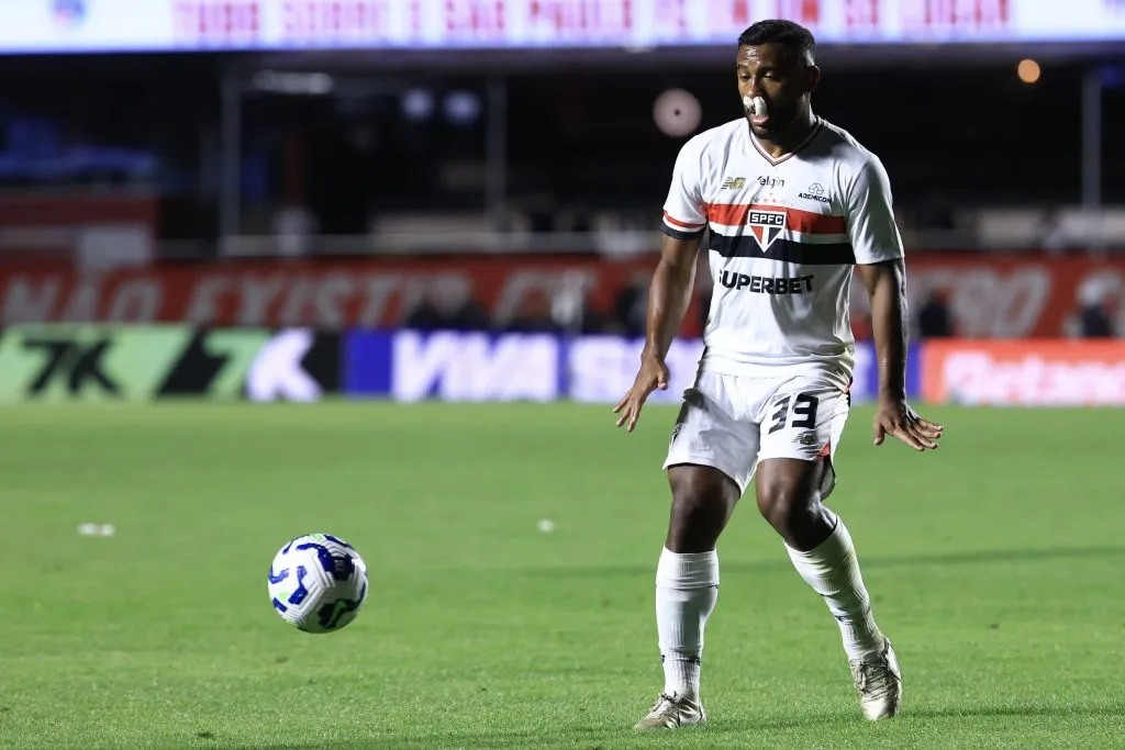 Luan jogador do São Paulo durante partida contra o Vitoria – Foto: Marcello Zambrana/AGIF