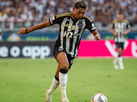 Rony é pressionado pela torcida do Atlético-MG