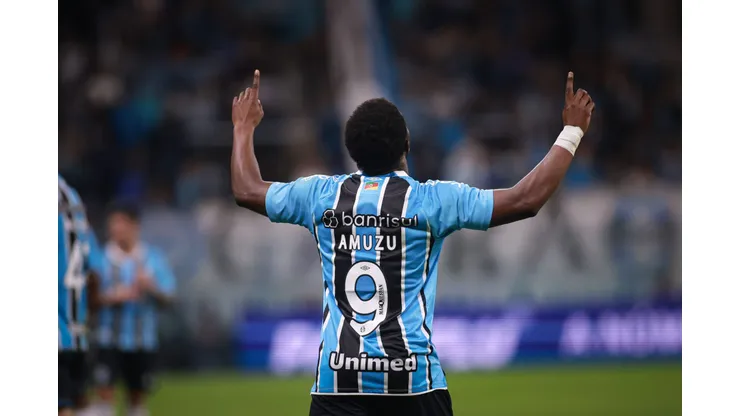 RS - PORTO ALEGRE - 08/07/2025 - RECOPA GAUCHA 2025, GREMIO X SAO JOSE - Francis Amuzu jogador do Gremio comemora seu gol durante partida contra o Sao Jose no estadio Arena do Gremio pelo campeonato Recopa Gaucha 2025. Foto: Maxi Franzoi/AGIF