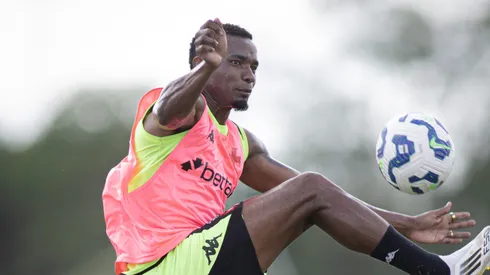 Thiago Mendes em treino do Vasco. Fotos: Matheus Lima/Vasco.