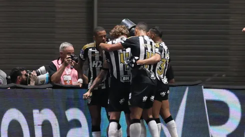 MG – BELO HORIZONTE – 24/09/2025 – COPA SUL-AMERICANA 2025, ATLETICO-MG X BOLIVAR – Bernard jogador do Atletico-MG comemora seu gol durante partida contra o Bolivar no estadio Arena MRV pelo campeonato Copa Sul-americana 2025. Foto: Gilson Lobo/AGIF