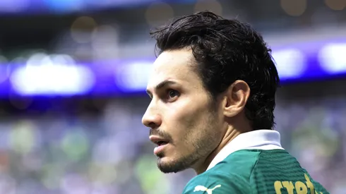 Raphael Veiga jogador do Palmeiras durante partida contra o Fortaleza no estadio Arena Allianz Parque pelo campeonato Brasileiro A 2024.