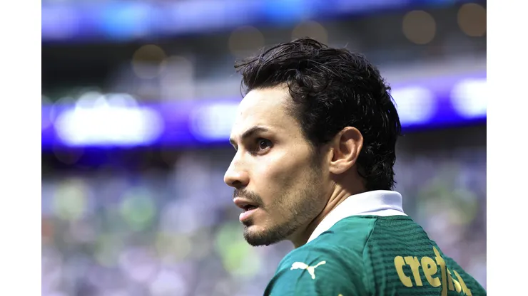 Raphael Veiga jogador do Palmeiras durante partida contra o Fortaleza no estadio Arena Allianz Parque pelo campeonato Brasileiro A 2024.