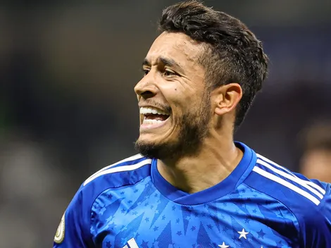 William liga alerta para arbitragem em Vasco x Cruzeiro