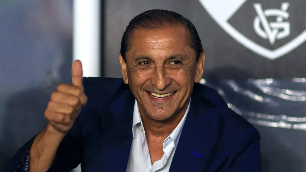 Ramón Díaz chega para a vaga do demitido Roger Machado. (Foto: Buda Mendes/Getty Images)