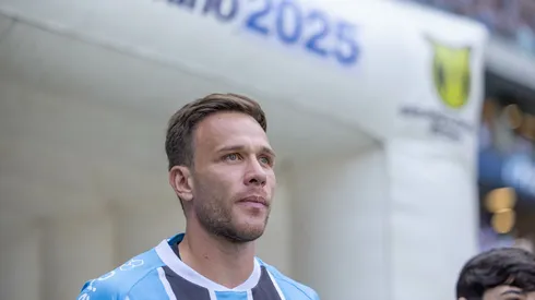 Arthur, volante do Grêmio. Foto: Liamara Polli/AGIF
