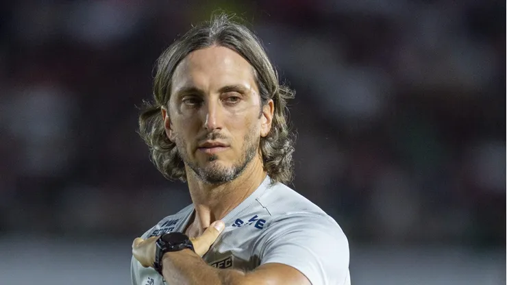 Luis Zubeldía acertou com o Fluminense até o fim de 2026