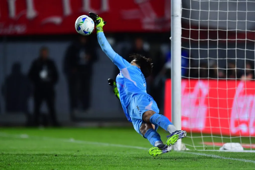 Rossi garantiu o Flamengo na próxima fase da Libertadores. (Photo by Marcelo Endelli/Getty Images)