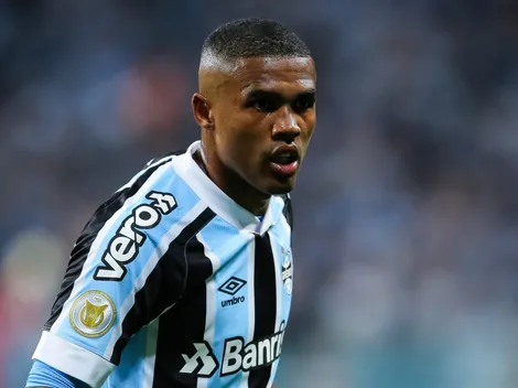 Douglas Costa quer voltar ao Grêmio para mudar sua imagem