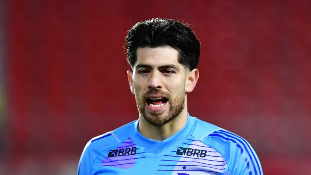 Goleiro Rossi foi decisivo na classificação do Flamengo contra o Estudiantes