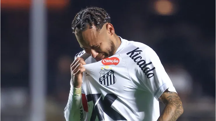 Neymar pode perder o restante da temporada no Santos.
