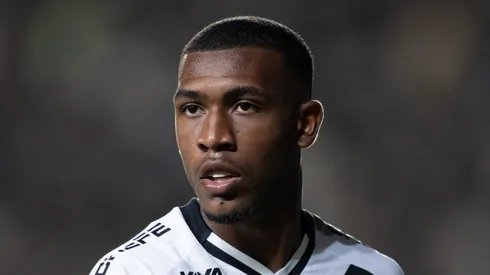 Rayan segue no Vasco.