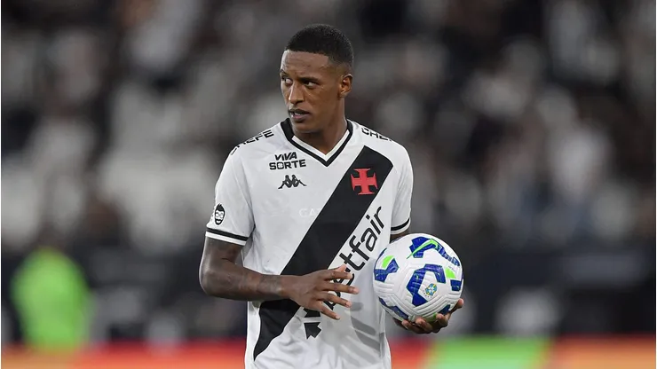 Robert Renan está de volta no Vasco.