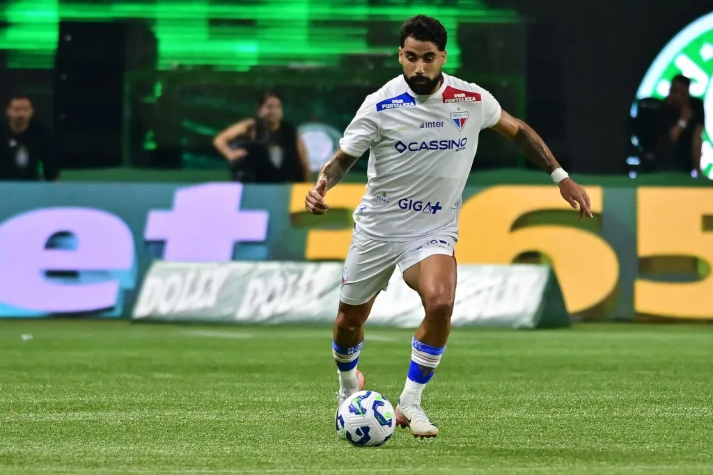 Matheus Pereira jogador do Fortaleza durante partida contra o Palmeiras – Foto: Jota Erre/AGIF