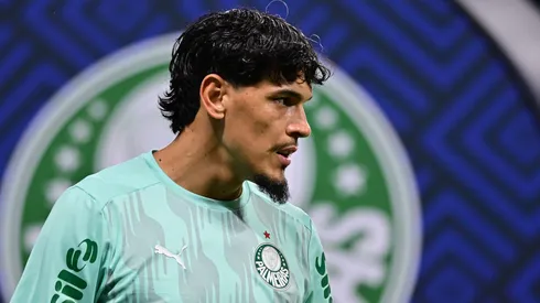 SP – SAO PAULO – 20/09/2025 – BRASILEIRO A 2025, PALMEIRAS X FORTALEZA – Gustavo Gomez jogador do Palmeiras durante aquecimento antes da partida contra o Fortaleza no estadio Arena Allianz Parque pelo campeonato Brasileiro A 2025. Foto: Jota Erre/AGIF