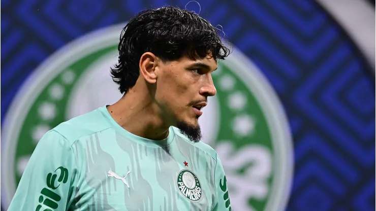 SP - SAO PAULO - 20/09/2025 - BRASILEIRO A 2025, PALMEIRAS X FORTALEZA - Gustavo Gomez jogador do Palmeiras durante aquecimento antes da partida contra o Fortaleza no estadio Arena Allianz Parque pelo campeonato Brasileiro A 2025. Foto: Jota Erre/AGIF