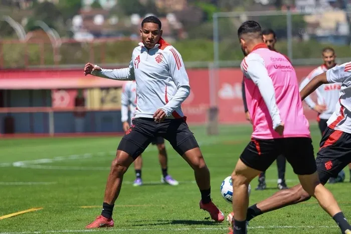 Yan Henrique foi relacionado pela primeira vez. Foto: Internacional / Divulgação